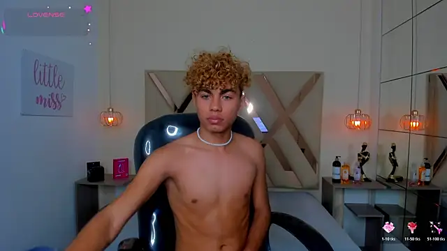 Anyelo_Twink's Live Sex Cam Show
