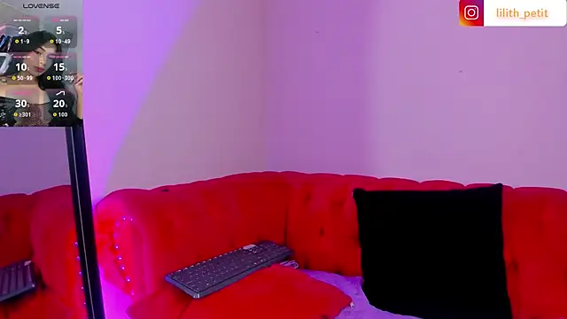 Sala de chat ao vivo de lilith_petit_