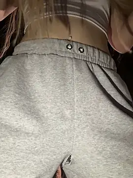 הופעת סקס קאם בשידור חי של AlyssaFoxx_