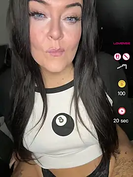 Pokój czatu na żywo – Miss_CurvesXXX