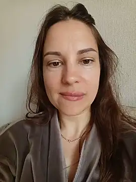 غرفة دردشة She-Moon المباشرة