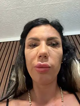 SelineVelvet Adlı Modelin Canlı Sohbet Odası