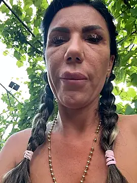SelineVelvet Adlı Modelin Canlı Sohbet Odası