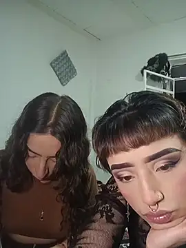 AlexxaAndRileyy live-chat rom