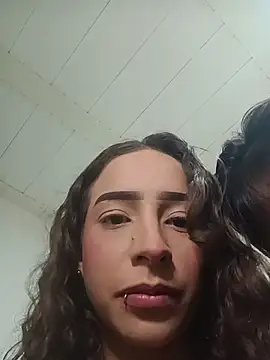 AlexxaAndRileyy чат на живо