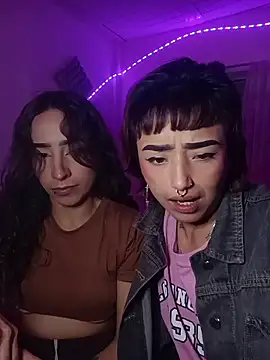 AlexxaAndRileyy 실시간 채팅방
