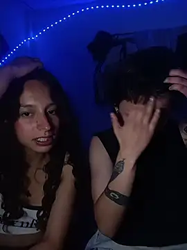 غرفة دردشة AlexxaAndRileyy المباشرة