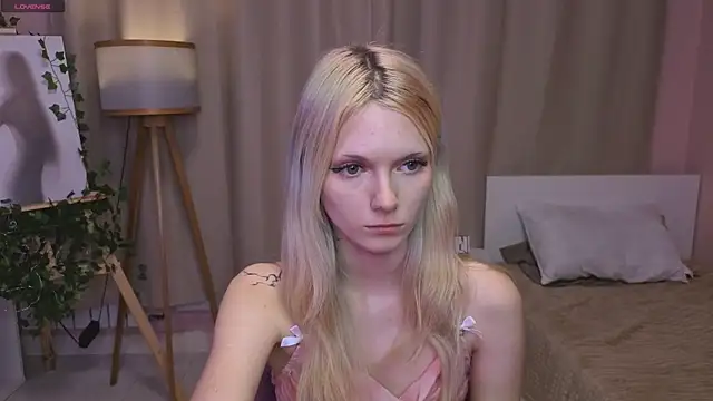 JuanaSumma Adlı Modelin Canlı Sohbet Odası