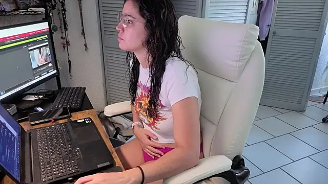 AlexTeasse's Live Chat Room