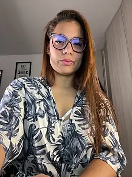 Pretty__Milf Live Chatrum