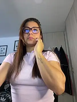Pretty__Milf élő chatszobája