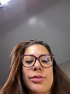 Živá chatovací místnost Pretty__Milf
