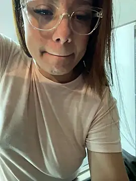 Pretty__Milf's Live Chat Room