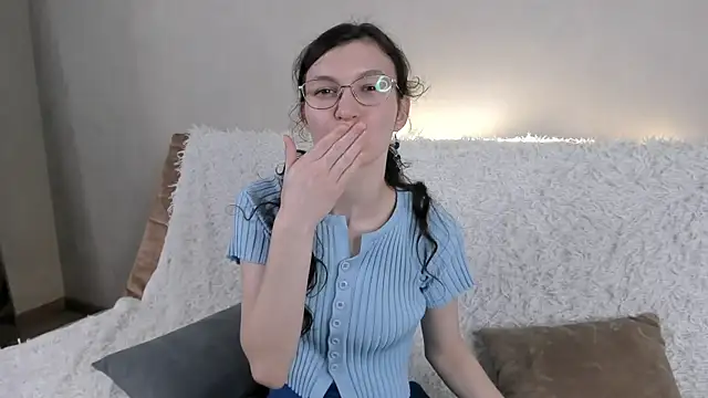 ThoraMarola's Live Chat Room