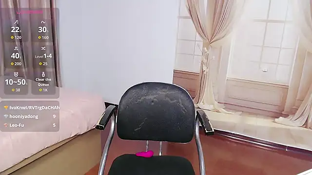 Živá chatovací místnost lucyyanyan