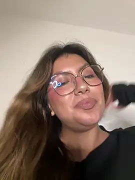 Živá chatovací místnost Miickinow