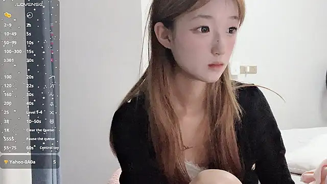 qingqing_love2025 élő chatszobája