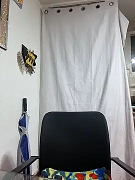 Scarlett_Hot69 – Naživo chatovacia miestnosť
