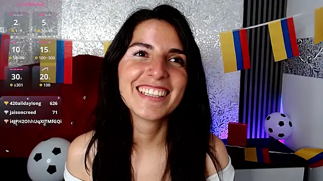 MiaVelasquez01's Live Chat Room