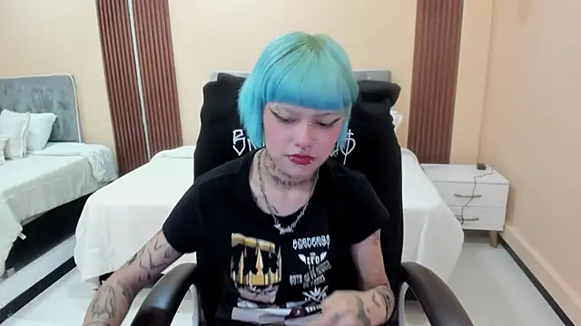 חדר צ'אט בשידור חי של Bela_Craxkerr