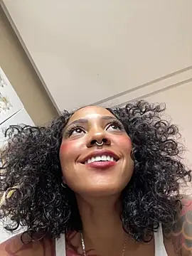 LizStorm_ Live Chatrum
