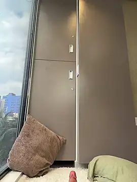LizStorm_ live-chat rom