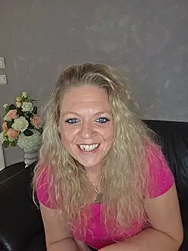 Anna-Lustig's Live Chat Room