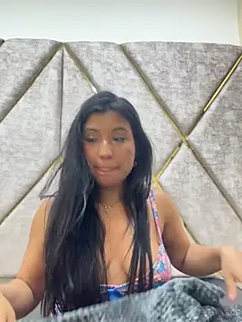 valenlopezz_ Live Chatrum