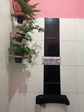 valenlopezz_ Adlı Modelin Canlı Sohbet Odası