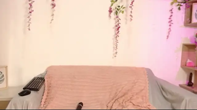 chloe_peach_ Adlı Modelin Canlı Sohbet Odası
