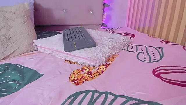lovely__kiss__ Live Chatrum