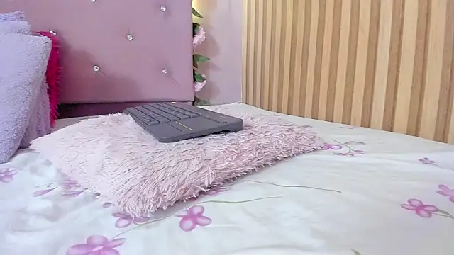 Chat soba uživo modela lovely__kiss__