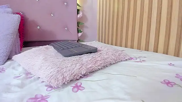 lovely__kiss__ লাইভ চ্যাট রুম