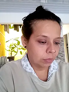 RossyAlvarez Adlı Modelin Canlı Sohbet Odası