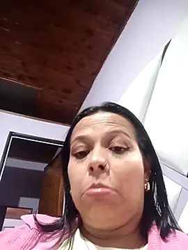 RossyAlvarez Adlı Modelin Canlı Sohbet Odası