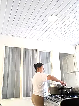 RossyAlvarez Live Chatrum