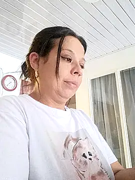 חדר צ'אט בשידור חי של RossyAlvarez