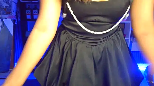 Chat soba uživo modela _Maanvi_
