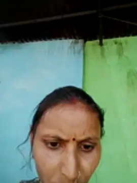 Juli_rathore Adlı Modelin Canlı Sohbet Odası