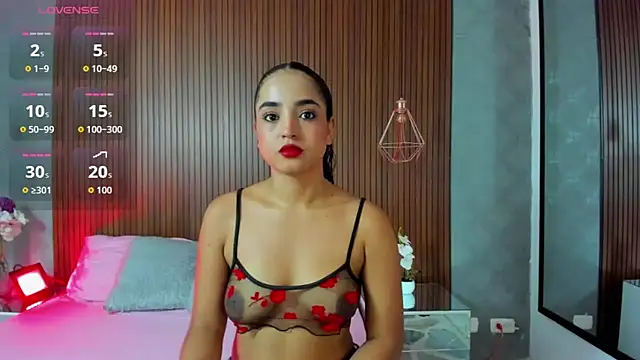 Emma_Thompssonn's Live Chat Room
