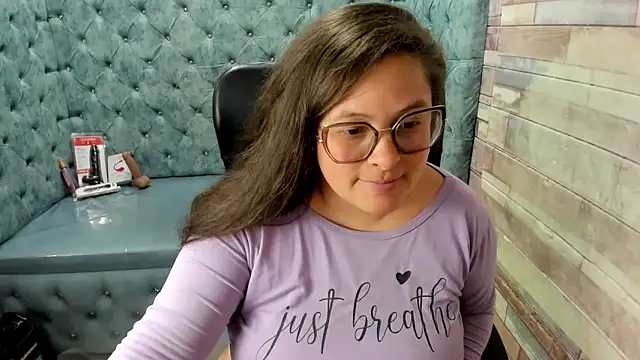 Sarah_Boobs_n Live chat-huone