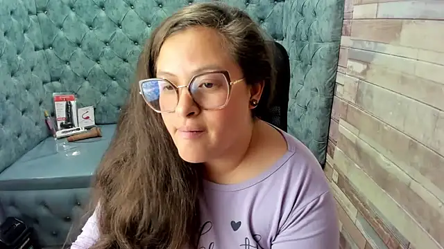 Sarah_Boobs_ Adlı Modelin Canlı Sohbet Odası