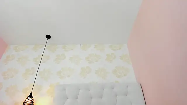 HANA_RUSSO Adlı Modelin Canlı Sohbet Odası