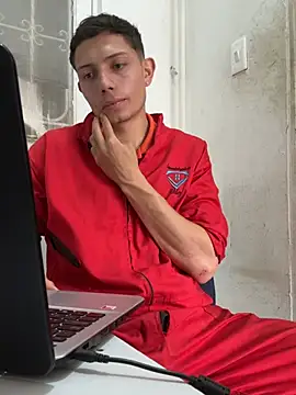 santiObrero – live chatrum