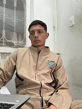 santiObrero 现场聊天室