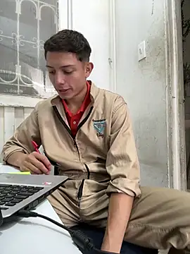 santiObrero Cameră chat live