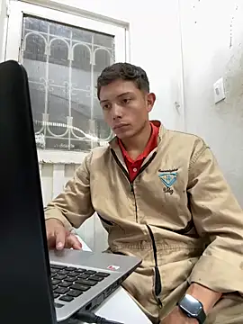 santiObrero 现场聊天室