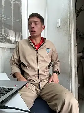 santiObrero Cameră chat live