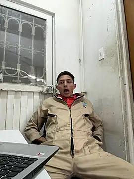 santiObrero Adlı Modelin Canlı Sohbet Odası