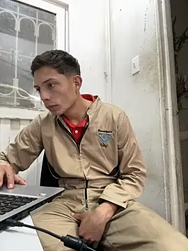 santiObrero Show in webcam